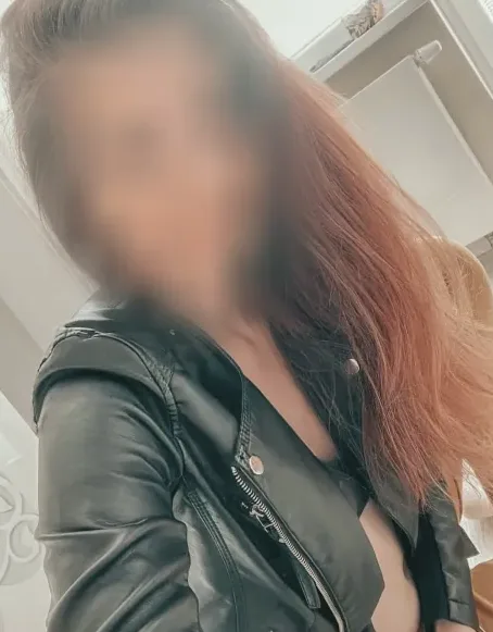 Denise, 24