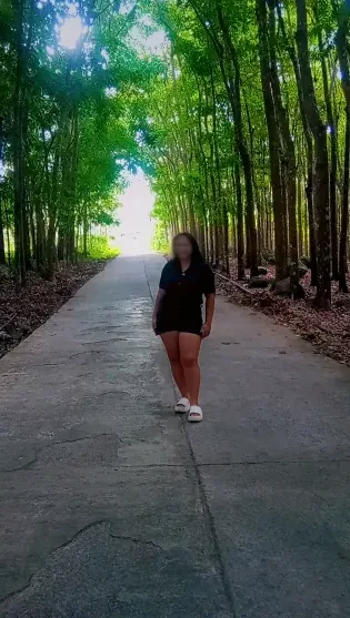 Elin, 23