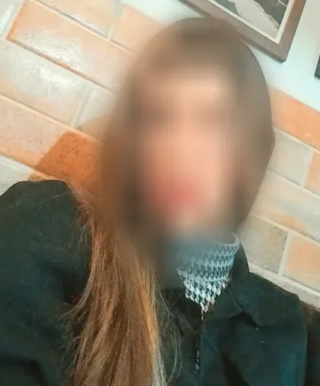 Esmee, 25