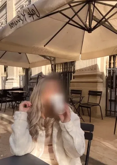 Eva, 32