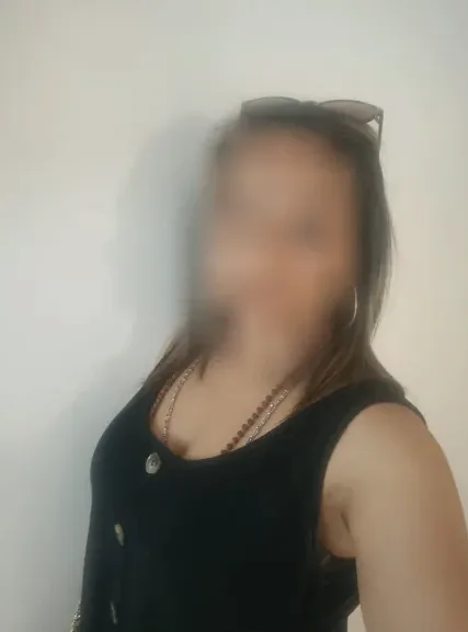 Laura, 38