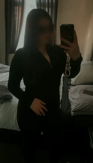 Leyla, 25