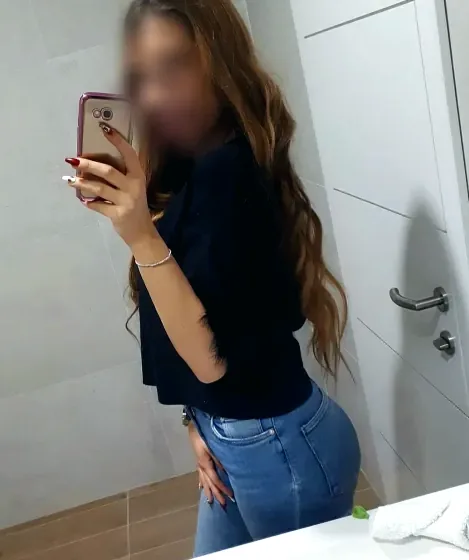 Maud, 28