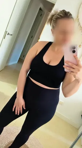 Nadia, 36