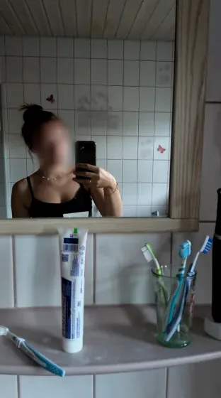 Noor, 18