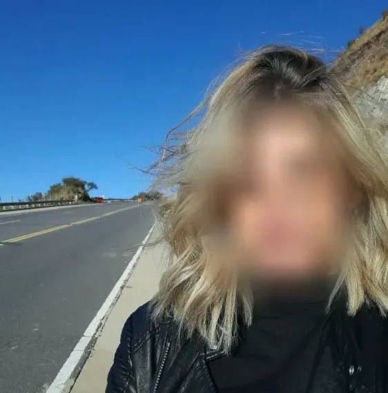 Sandra, 28