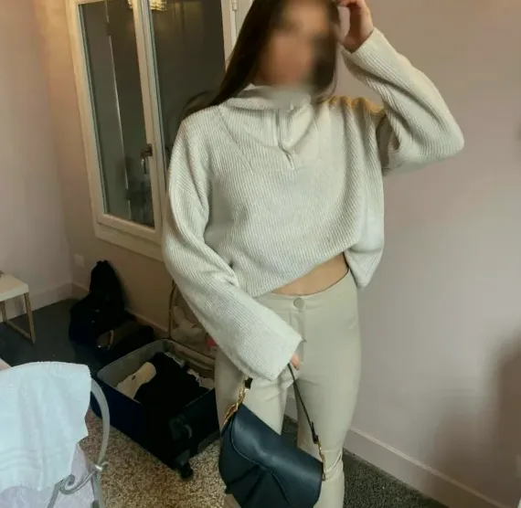 Sara, 27
