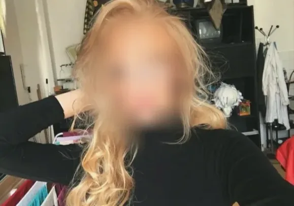 Shania, 21