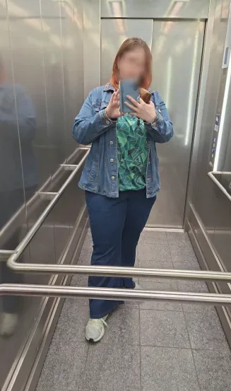 Suzanne, 40