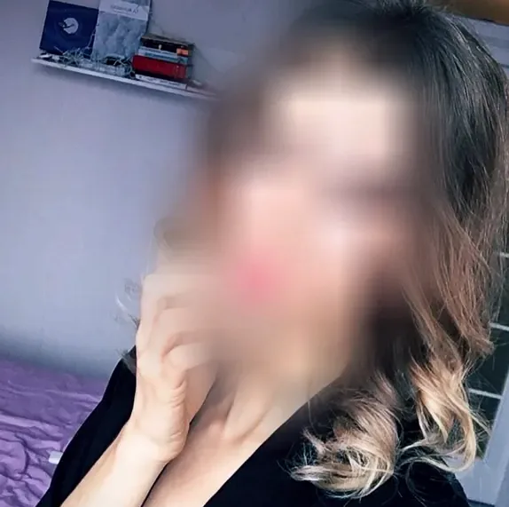 Vera, 32