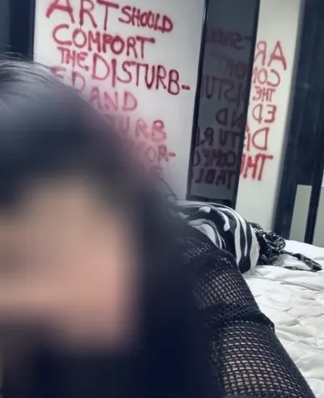 Wendy, 19
